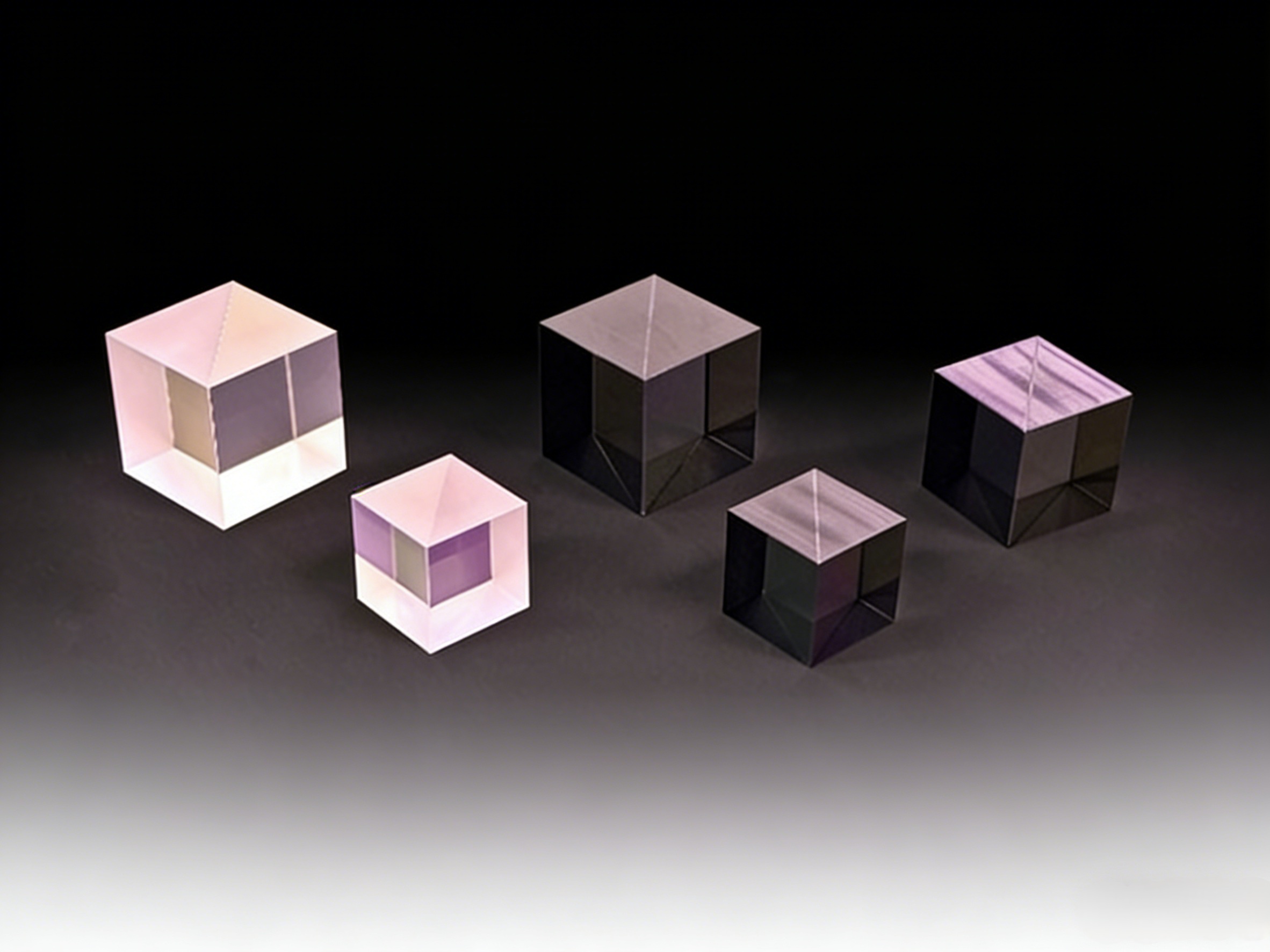 Non-Polarized Beam Splitting Prism